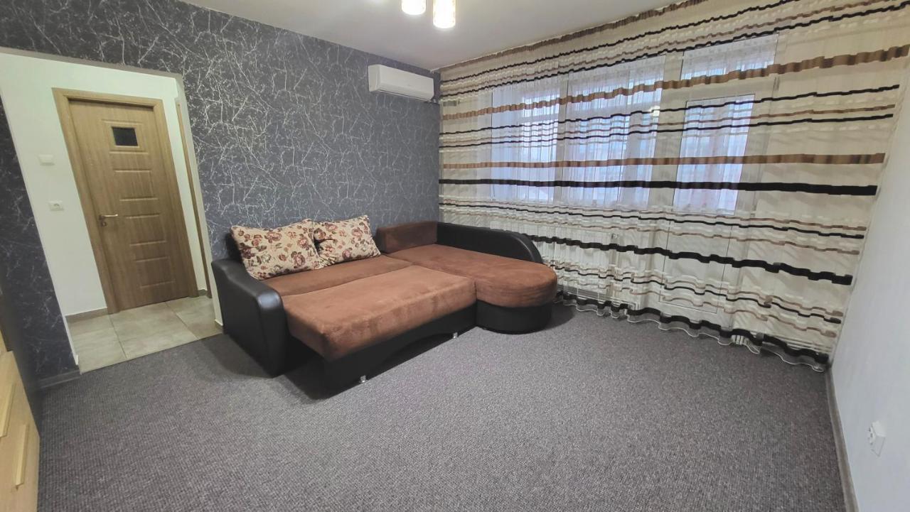Apartament Navi Onesti Bagian luar foto