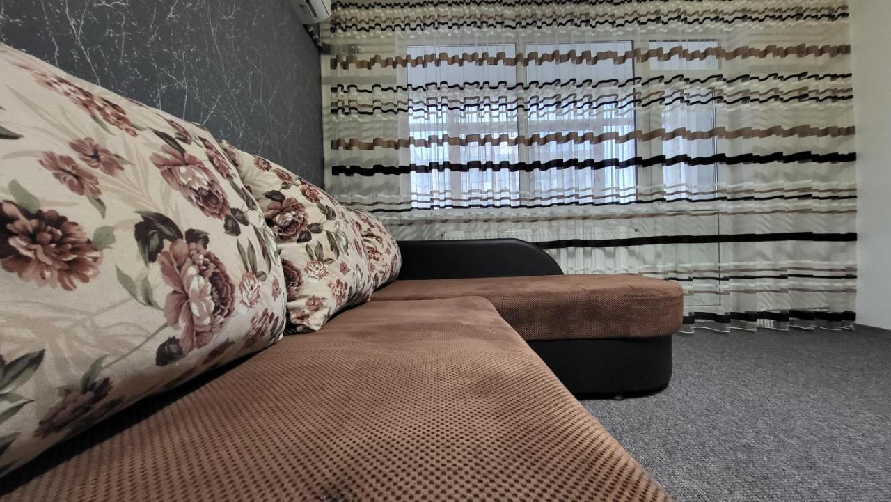 Apartament Navi Onesti Bagian luar foto