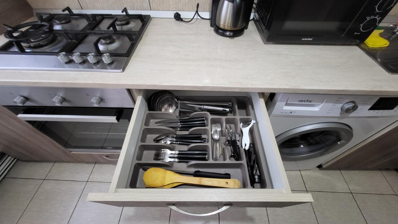 Apartament Navi Onesti Bagian luar foto